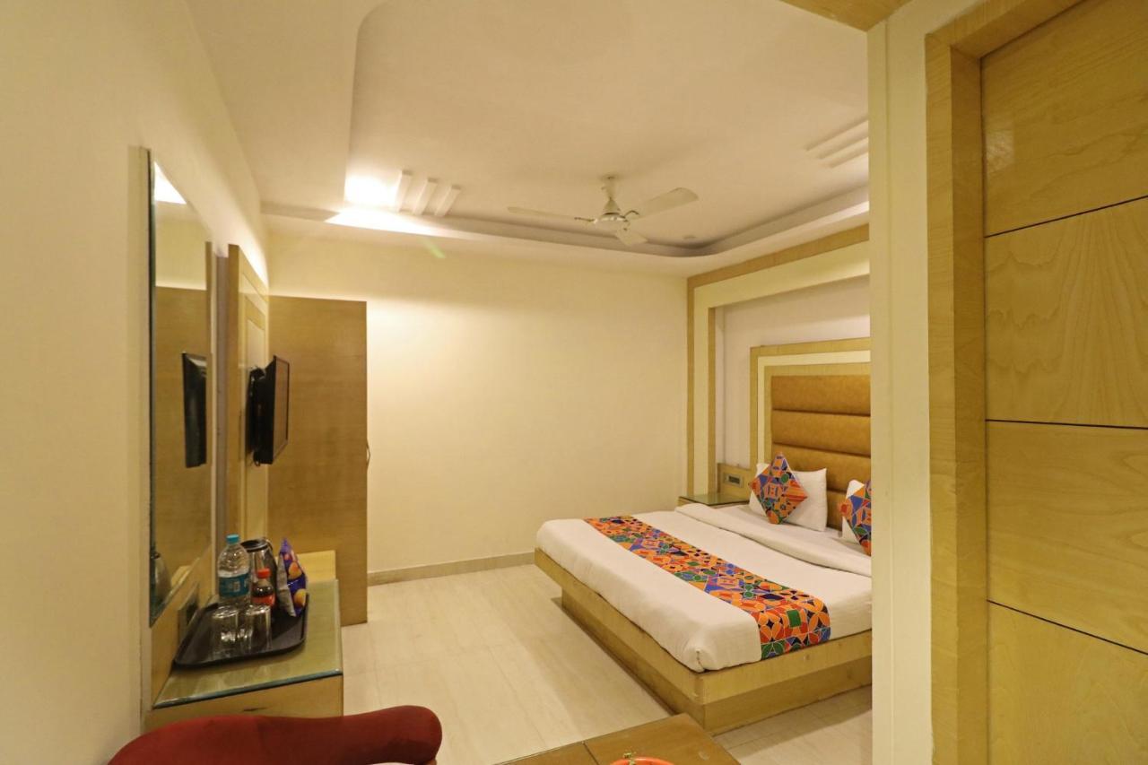 Hotel The Mohit - Railway Station - Paharganj New Delhi