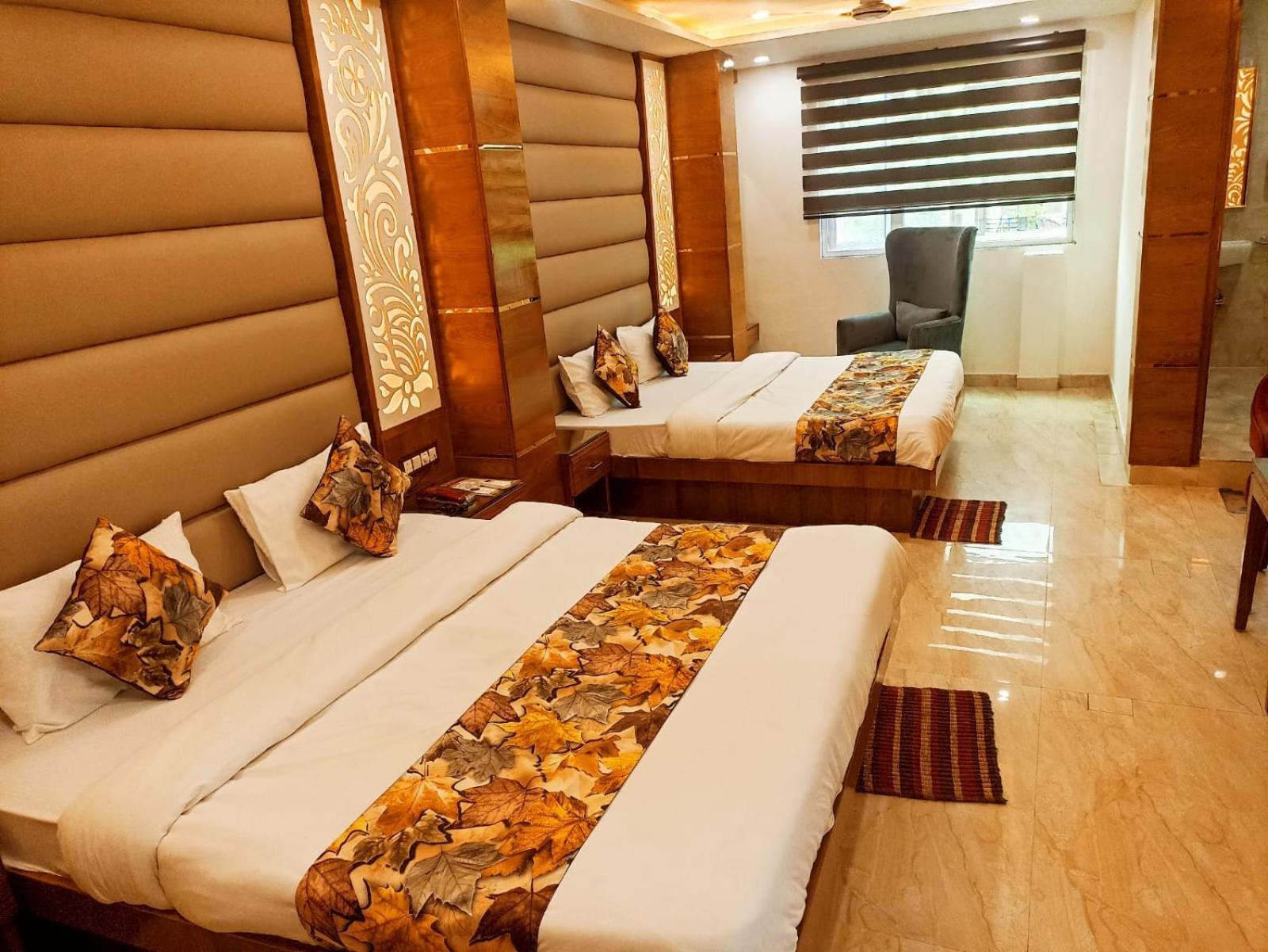 Hotel The Mohit - Railway Station - Paharganj New Delhi